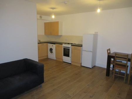 2 Bed Flat, Norbury Court Road, SW16 - Photo 2