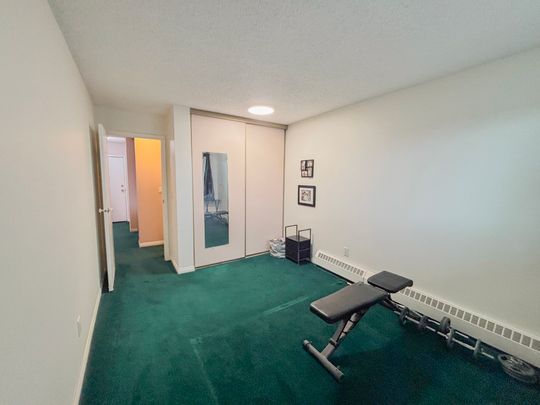 1 Bed Corner Unit Apartment In Patterson Hills | Fireplace & Parking - Photo 1