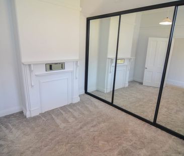 Spacious 4 Bedroom Family Home - Photo 2