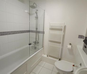 2 bedroom flat to rent - Photo 6