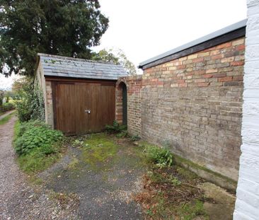 Property to rent - Photo 2