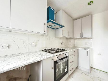 2 bedroom semi-detached house to rent - Photo 4
