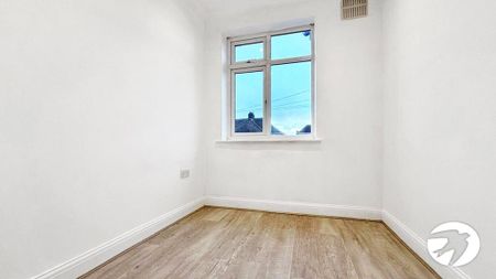 3 bedroom end of terrace house to rent - Photo 4