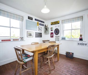 6 bedroom detached house to rent - Photo 4