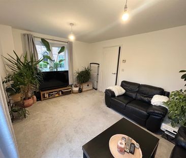 Hewer Close, New Rossington, DONCASTER - Photo 6