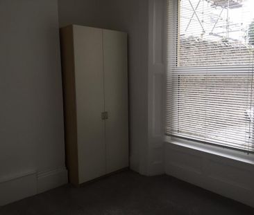 1 bedroom ground floor flat to rent - Photo 2