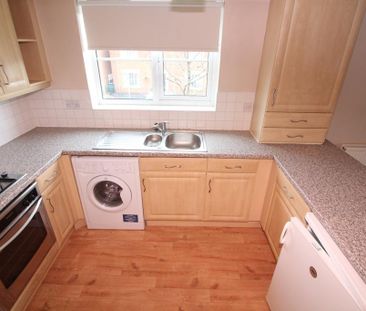 2 bedroom flat to rent - Photo 3
