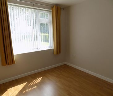 2 bedroom detached bungalow to rent - Photo 2