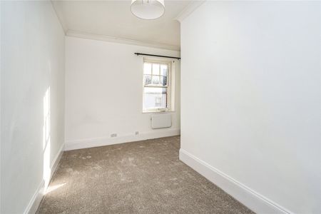 Guildford Street, Chertsey, Surrey, KT16 9AS - Photo 5