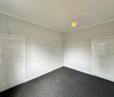 3 bedroom apartment to rent - Photo 6