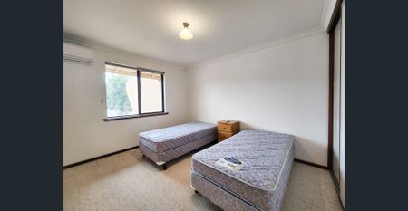 GREAT VALUE, PARTLY FURNISHED 2x1 IN NEDLANDS - Photo 5