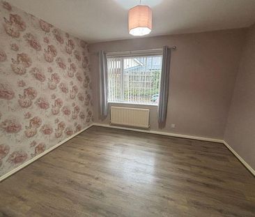 4 bedroom detached house to rent - Photo 4