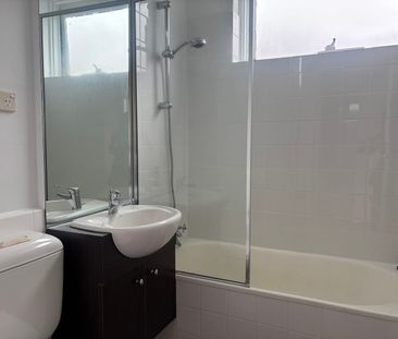 1-Bedroom Apartment in Prime Box Hill Location - Photo 5