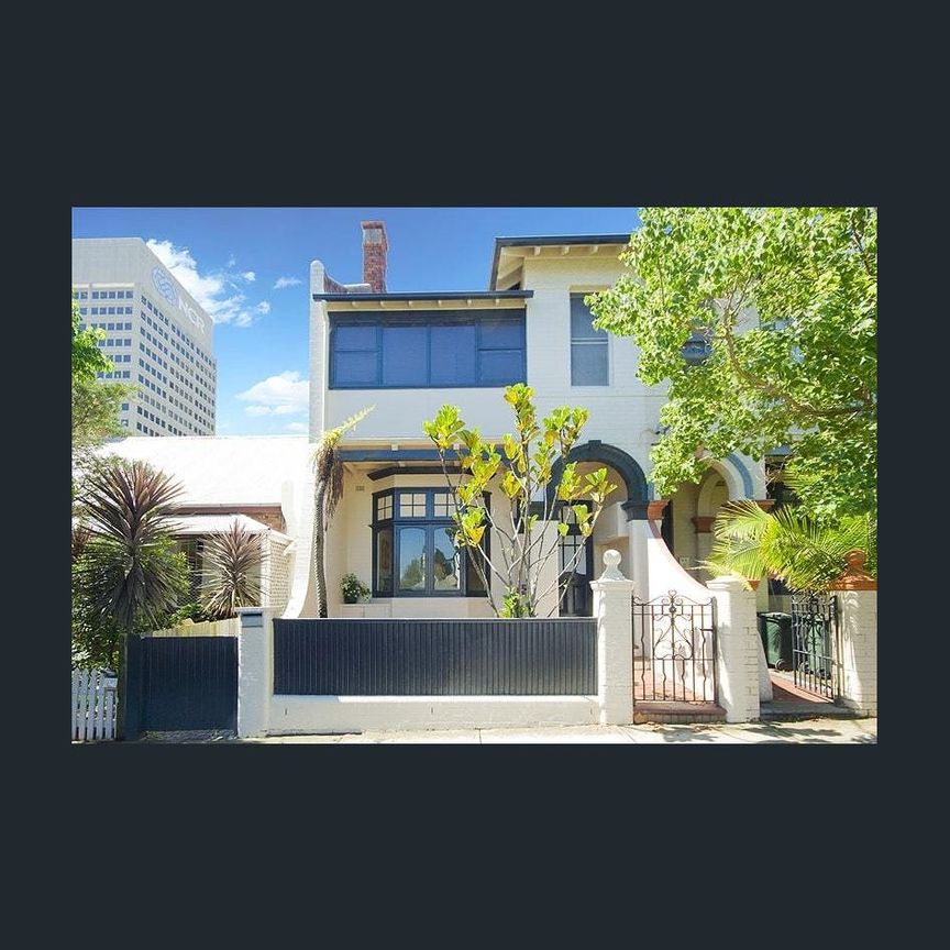 Ready To Move In Furnished Studio In North Sydney CBD - Photo 1