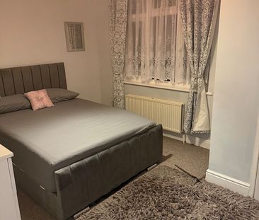 Room in a Shared House, Preston Gardens, LU2 - Photo 5