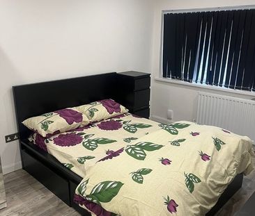 Room in a Shared House, Fieldhouse Road, B25 - Photo 2