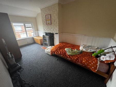 2 bedroom end of terrace house to rent - Photo 3