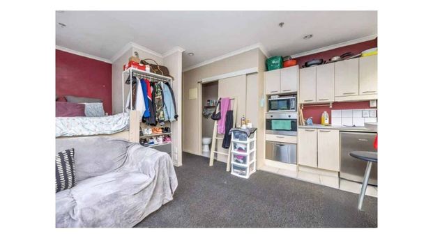 APT in CBD - Photo 1