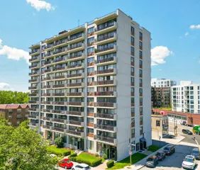1 room apartment of 49m² in Montreal - Photo 1