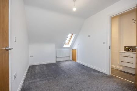 3 Meeting Street, Royal Hillsborough, BT26 6GP - Photo 4