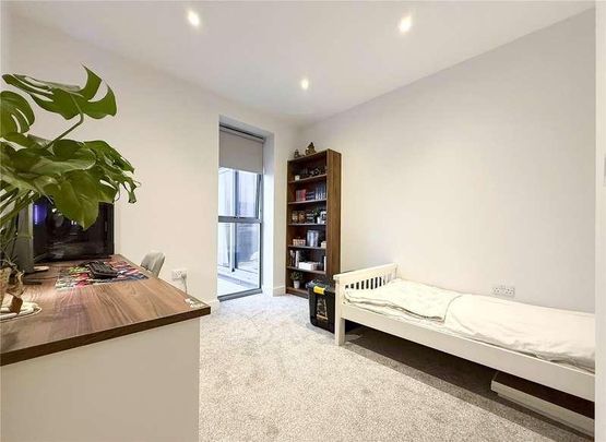 Waterford Road, Highcliffe, Christchurch, Dorset, BH23 - Photo 1