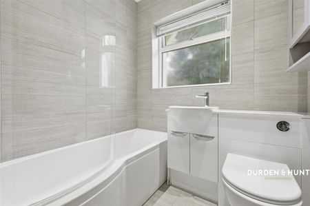 Graylands, Theydon Bois - Photo 3