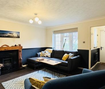 4 bedroom detached house to rent - Photo 2