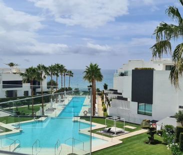 Alquiler de casa o chalet independiente en Calle the island, 1 - Photo 1