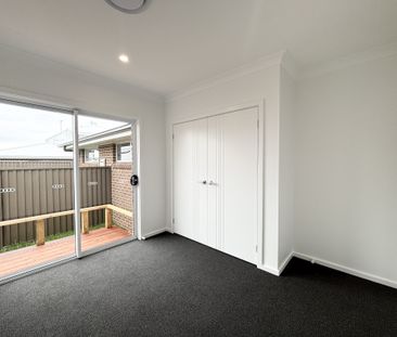 Sophisticated Living in the Heart of Gledswood Hills - Photo 1
