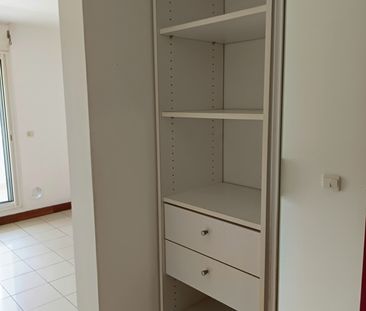 Location Appartement 1 pièce 28m² ST DENIS 97400 - Photo 6
