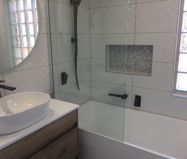 THREE BEDROOM HOME WITH DUCTED HEATING AND EVAPORATIVE COOLING! - Photo 5