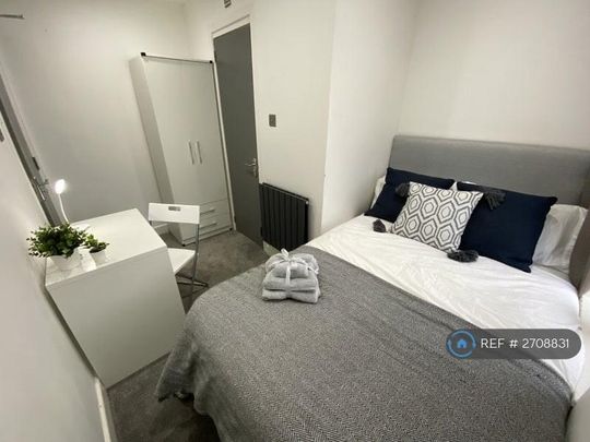 1 bedroom in a house share to rent - Photo 1