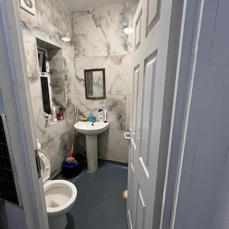 4 bedroom house share to rent - Photo 4