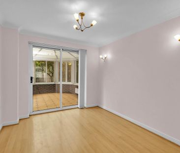 4 bedroom detached house to rent - Photo 4