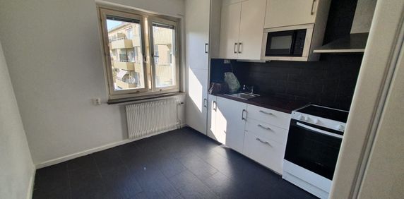 Heljestrandsgatan, Eskilstuna - Photo 2