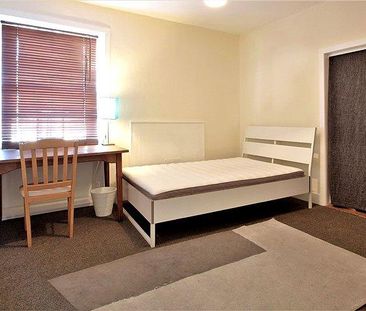 2 bedroom property to rent - Photo 3