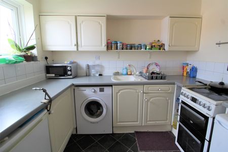 Newcombe Rise, West Drayton - Photo 4