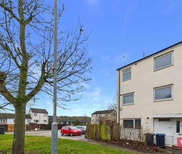 Arbour View Court, Northampton, NN3 - Photo 2