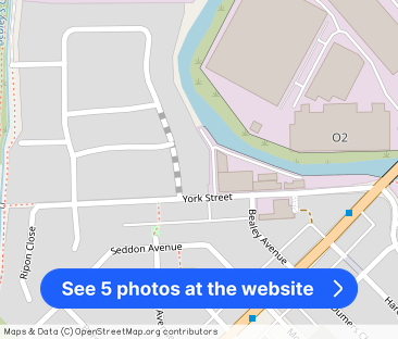 Reservoir Drive, Bury, M26 - Photo 1