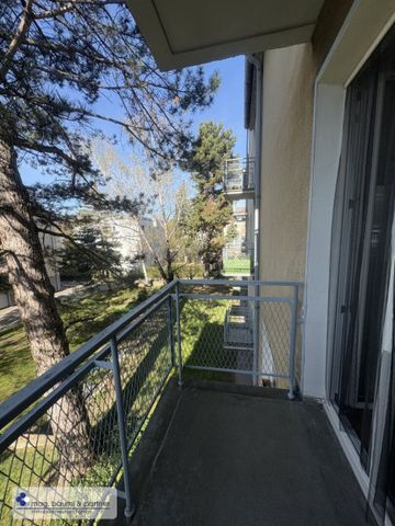Natürlich beschattete 2 Zimmer mit Balkon und separater Küche - Photo 5