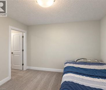 302 CHOKECHERRY Crescent, Waterloo, Ontario, N2V0H1 - Photo 5