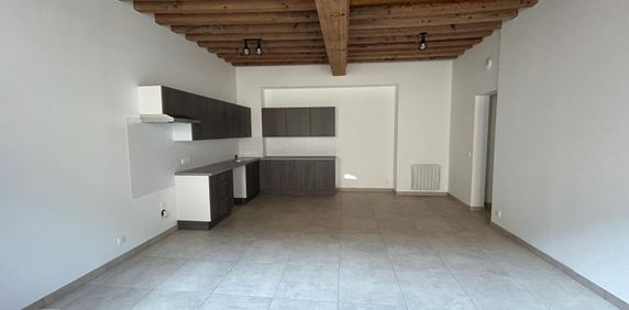 Location Appartement 2 pièces 60m² VILLEFRANCHE SUR SAONE 69400 - Photo 2