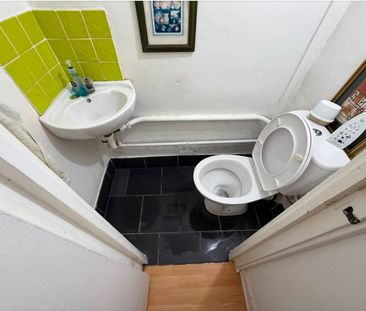Room in a Shared House, Fellows Court, E2 - Photo 4