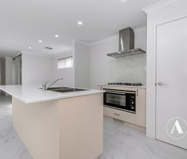 Contemporary Comfort Meets Coastal Lifestyle - Photo 4