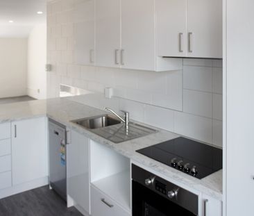 2/107 Holly Road, St. Albans - Photo 3