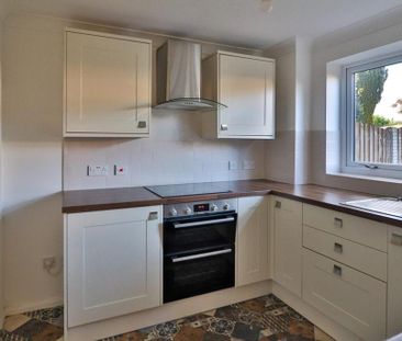 3 bedroom terraced house to rent - Photo 3