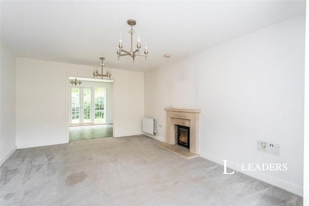 4 bedroom detached house to rent - Photo 1