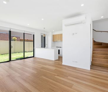 1/5 Treesbank Avenue, Springvale VIC 3171 - Townhouse For Rent | Do... - Photo 2