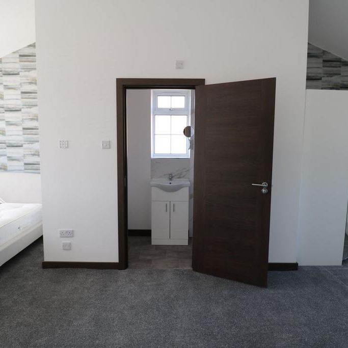 6 bedroom house share to rent - Photo 1