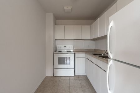 4 Overland Drive - Photo 4